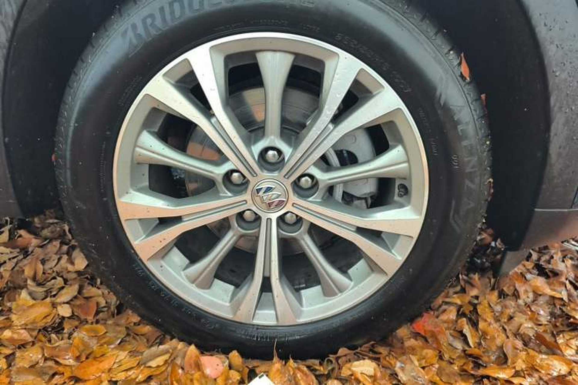 Used Buick Envision 2023 Encore Plus 652T Five-Seat Luxury Model Right Front Wheel Hub
