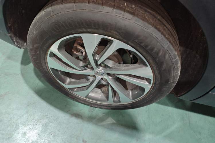Used Buick Envision 2023 Encore S 552T Two-Wheel Drive Luxury Model Right Rear Wheel Hub