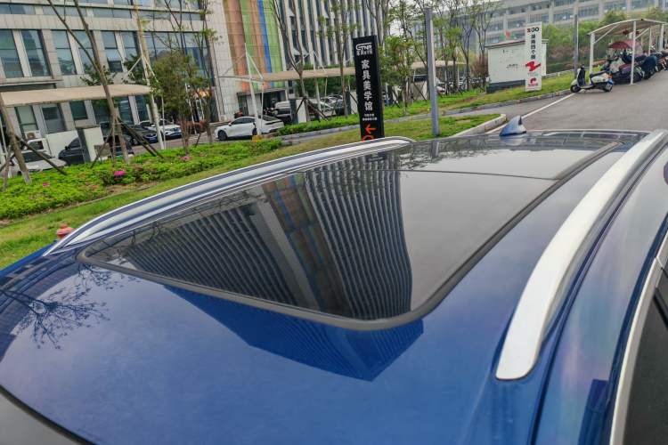 Used Buick Envision 2023 Encore S 652T Two-Wheel-Drive Luxury Model Roof