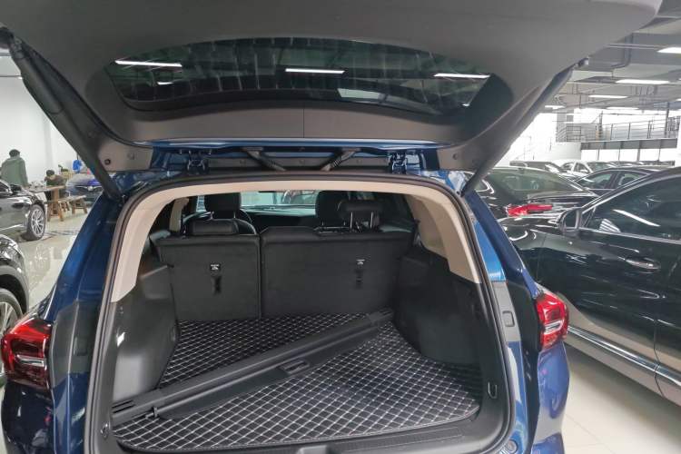 Used Buick Envision 2023 Encore Plus 652T Five-Seat Luxury Model Trunk