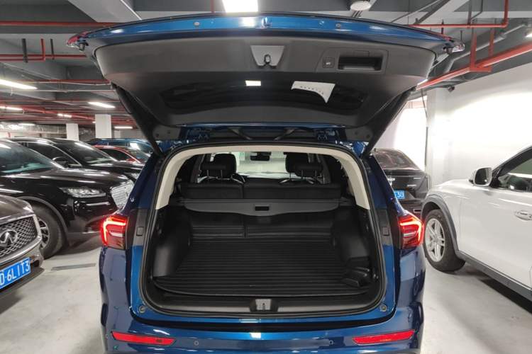Used Buick Envision 2023 Encore Plus 652T Five-Seat Luxury Model Trunk