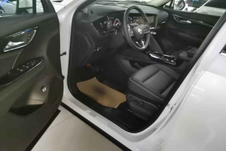 Used Buick Envision 2023 Encore S 652T Two-Wheel-Drive Luxury Model Driver Seat