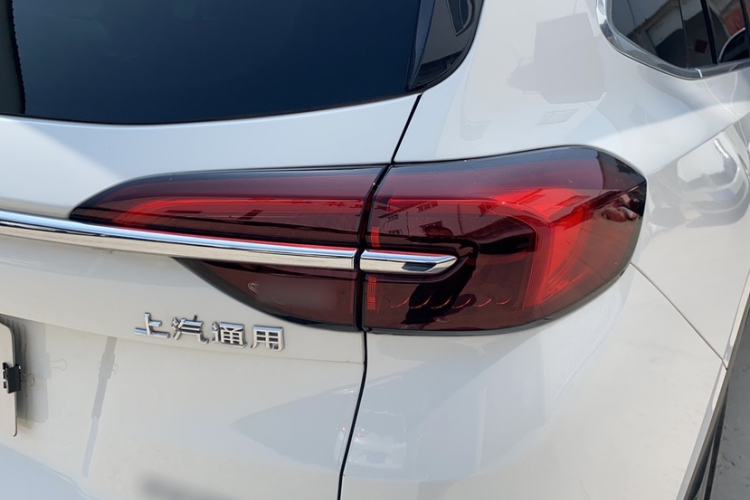 Used Buick Envision 2023 Encore Plus 652T Five-Seat Luxury Model Exterior 6