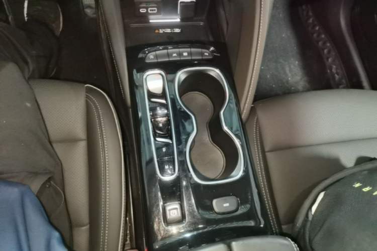 Used Buick Envision 2023 Encore S 552T Two-Wheel Drive Luxury Model Gear Lever