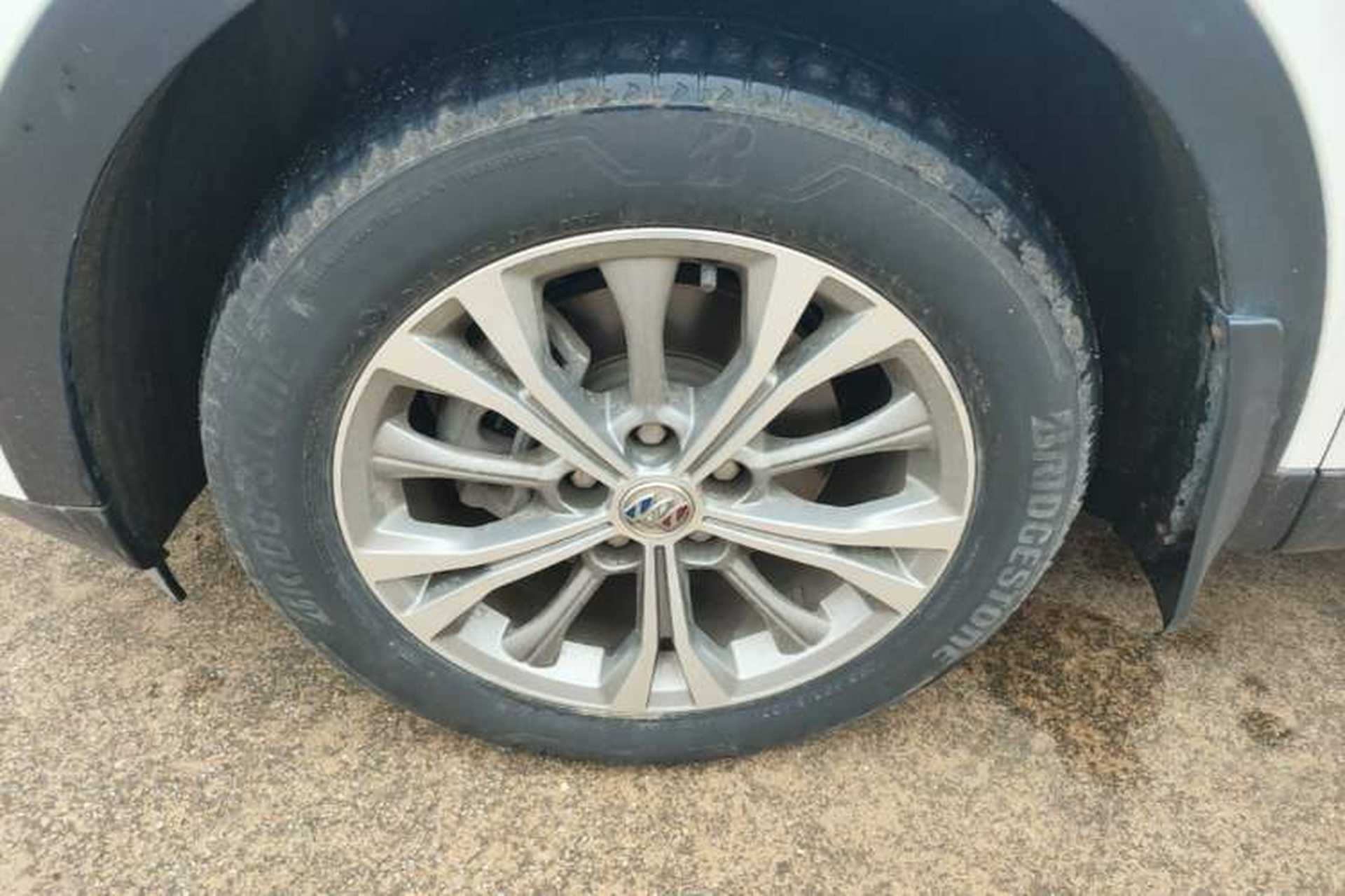 Used Buick Envision 2023 Encore Plus 652T Five-Seat All-Wheel-Drive Luxury Model Left Front Wheel Hub