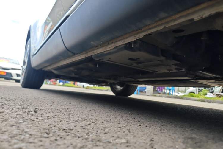 Used Buick Envision 2023 Encore S 652T Two-Wheel-Drive Luxury Model Left Side Sill