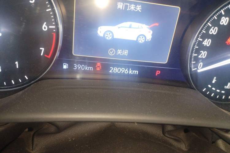 Used Buick Envision 2023 Encore Plus 652T Five-Seat Luxury Model Odometer Close Up