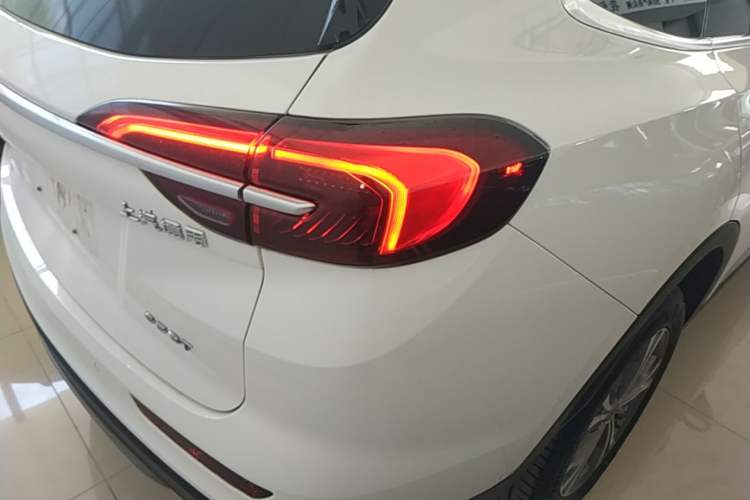 Used Buick Envision 2023 Encore Plus 652T Five-Seat Luxury Model Right Rear Taillight