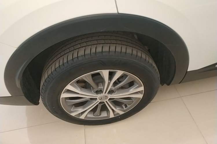 Used Buick Envision 2023 Encore Plus 652T Five-Seat Luxury Model Right Rear Wheel Hub