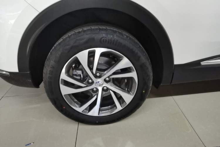 Used Buick Envision 2023 Encore S 652T Two-Wheel-Drive Luxury Model Right Rear Wheel Hub