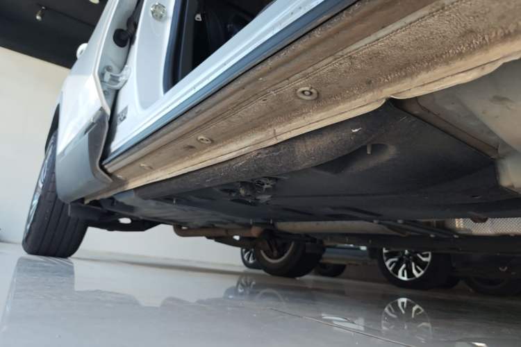 Used Buick Envision 2023 Encore S 552T Two-Wheel Drive Luxury Model Right Side Sill