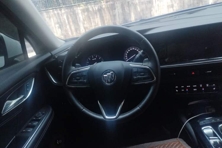 Used Buick Envision 2023 Encore Plus 652T Five-Seat Luxury Model Steering Wheel