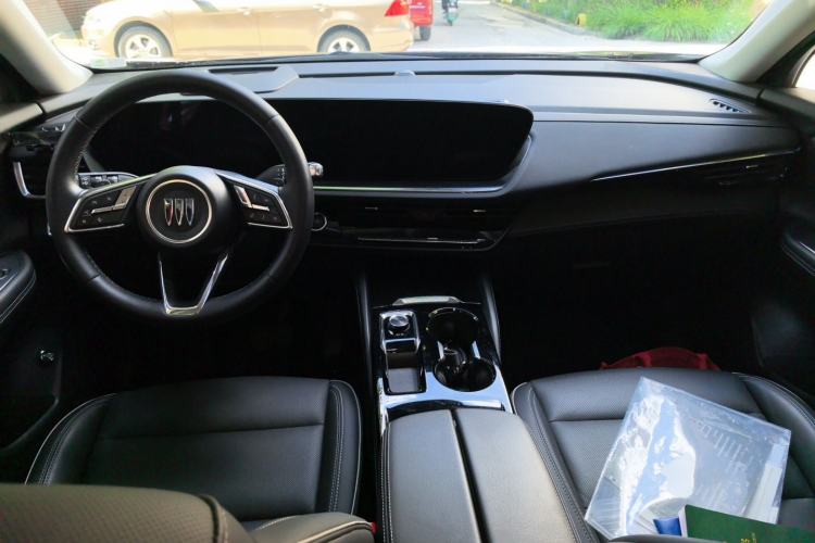 Used Buick Envision 2024 Encore Plus 28T Two-Wheel Drive Luxury Edition Center Console