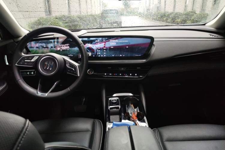 Used Buick Envision 2024 Encore Plus 28T Two-Wheel Drive Luxury Edition Center Console