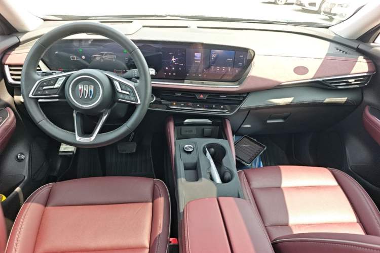 Used Buick Envision 2024 Encore Plus 28T Two-Wheel Drive Luxury Edition Center Console