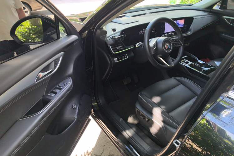 Used Buick Envision 2024 Encore Plus 28T Two-Wheel Drive Luxury Edition Driver Seat