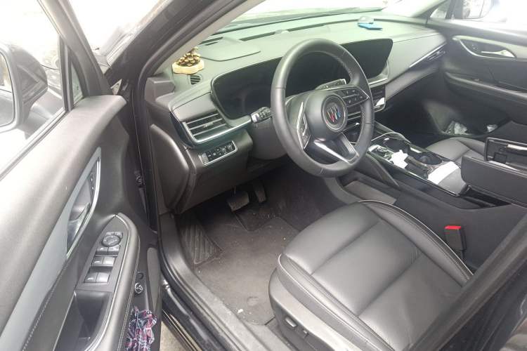 Used Buick Envision 2024 Encore Plus 28T AWD Luxury Edition Driver Seat