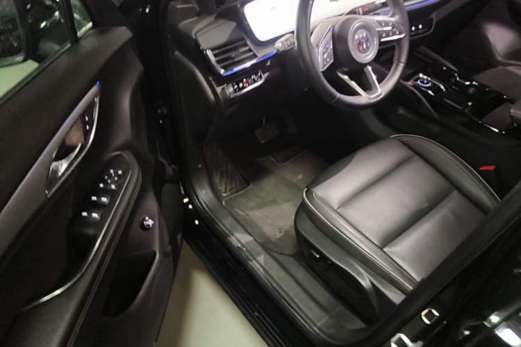 Used Buick Envision 2024 Encore Plus 28T AWD Luxury Edition Driver Seat