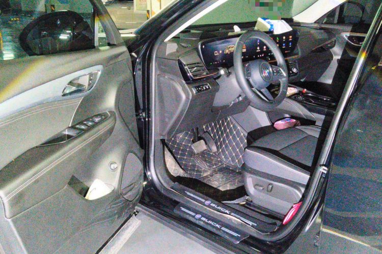 Used Buick Envision 2024 Encore Plus 28T Two-Wheel Drive Luxury Edition Driver Seat