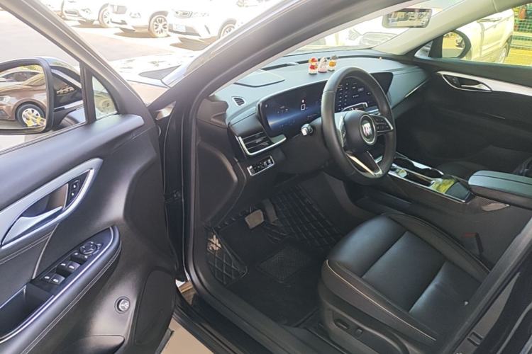 Used Buick Envision 2024 Encore Plus 28T AWD Luxury Edition Driver Seat