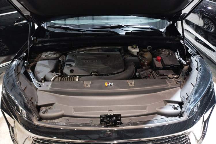 Used Buick Envision 2024 Encore Plus 28T AWD Luxury Edition Engine Bay