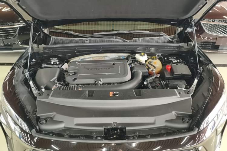Used Buick Envision 2024 Encore Plus 28T Two-Wheel Drive Luxury Edition Engine Bay
