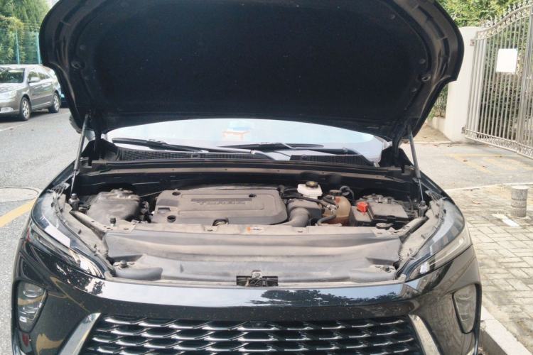 Used Buick Envision 2024 Encore Plus AWD Avenir Engine Bay