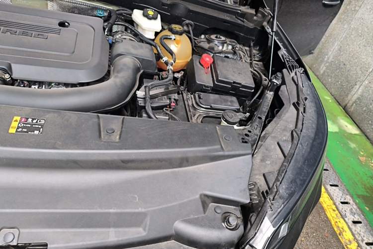 Used Buick Envision 2024 Encore Plus 28T Two-Wheel Drive Luxury Edition Engine Bay Left