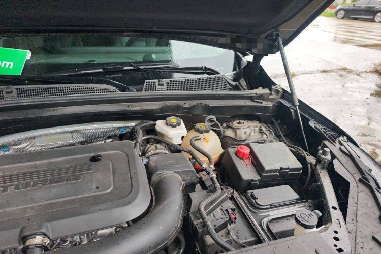 Used Buick Envision 2024 Encore Plus 28T Two-Wheel Drive Luxury Edition Engine Bay Left