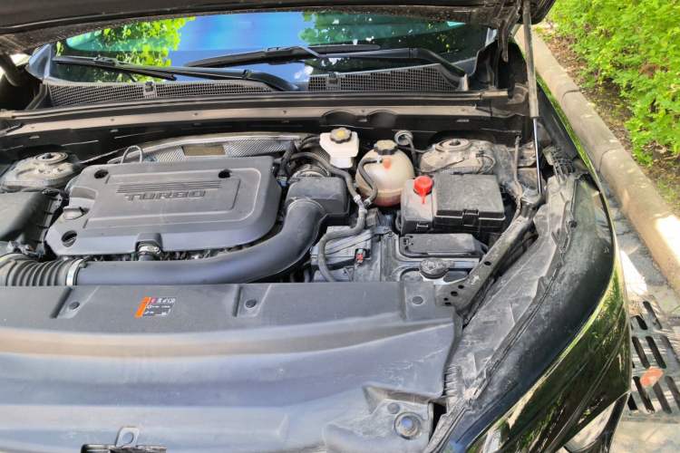 Used Buick Envision 2024 Encore Plus 28T Two-Wheel Drive Luxury Edition Engine Bay Left