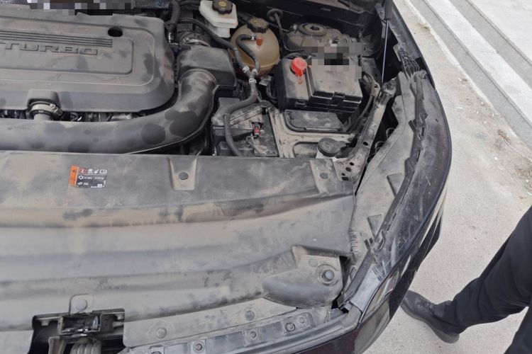 Used Buick Envision 2024 Encore Plus 28T Two-Wheel Drive Luxury Edition Engine Bay Left