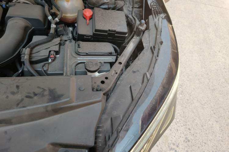 Used Buick Envision 2024 Encore Plus 28T AWD Luxury Edition Engine Bay Left