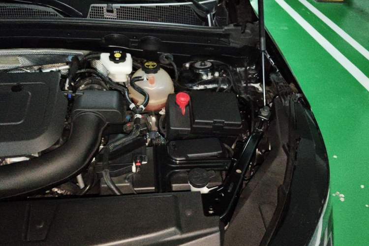 Used Buick Envision 2024 Encore Plus 28T Two-Wheel Drive Luxury Edition Engine Bay Left