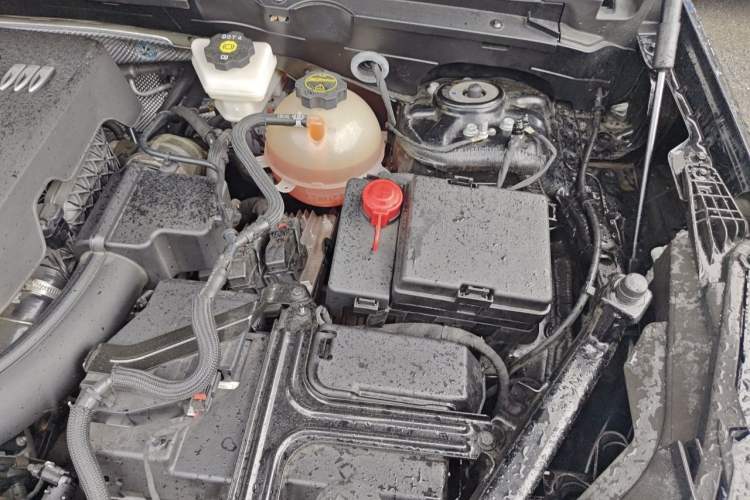 Used Buick Envision 2024 Encore S 25T Ignite Black Style Edition Engine Bay Left