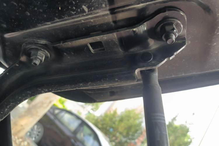 Used Buick Envision 2024 Encore S 25T Ignite Black Style Edition Engine Bay Left