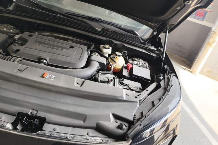 Used Buick Envision 2024 Encore Plus 28T AWD Luxury Edition Engine Bay Left