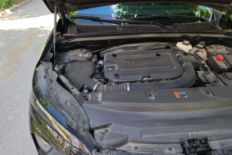 Used Buick Envision 2024 Encore Plus 28T Two-Wheel Drive Luxury Edition Engine Bay Right