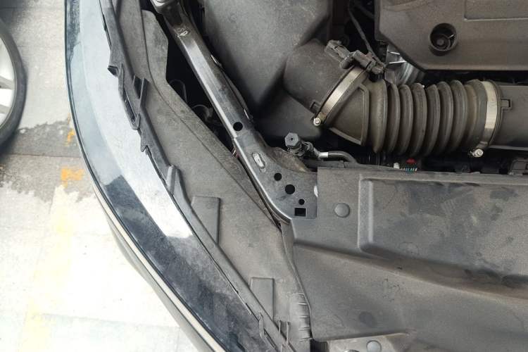 Used Buick Envision 2024 Encore Plus 28T AWD Luxury Edition Engine Bay Right