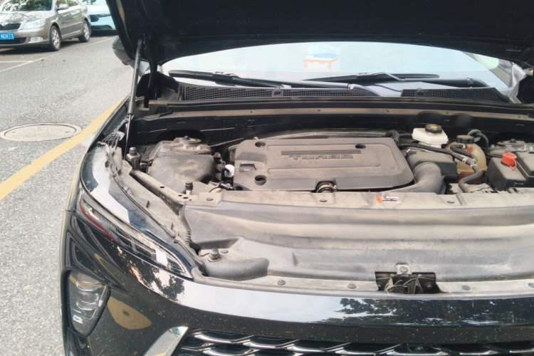 Used Buick Envision 2024 Encore Plus AWD Avenir Engine Bay Right