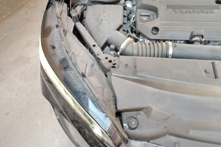 Used Buick Envision 2024 Encore Plus 28T AWD Luxury Edition Engine Bay Right