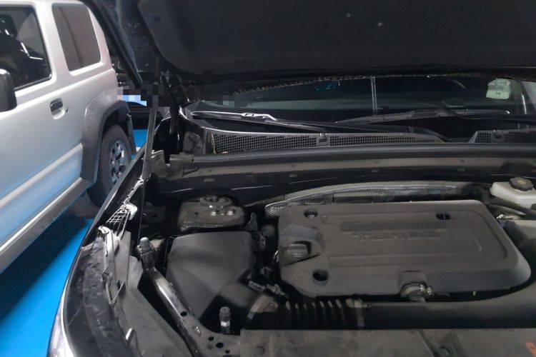 Used Buick Envision 2024 Encore Plus 28T Two-Wheel Drive Luxury Edition Engine Bay Right