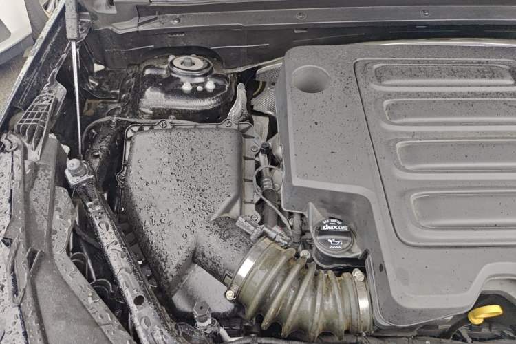 Used Buick Envision 2024 Encore S 25T Ignite Black Style Edition Engine Bay Right