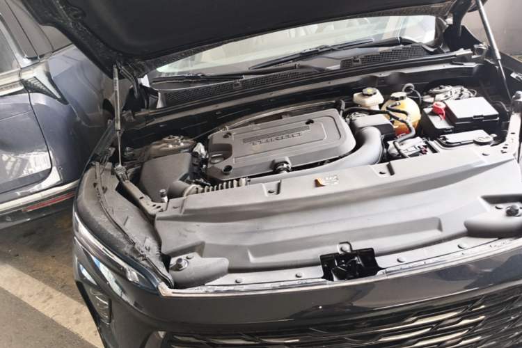 Used Buick Envision 2024 Encore Plus 28T AWD Luxury Edition Engine Bay Right