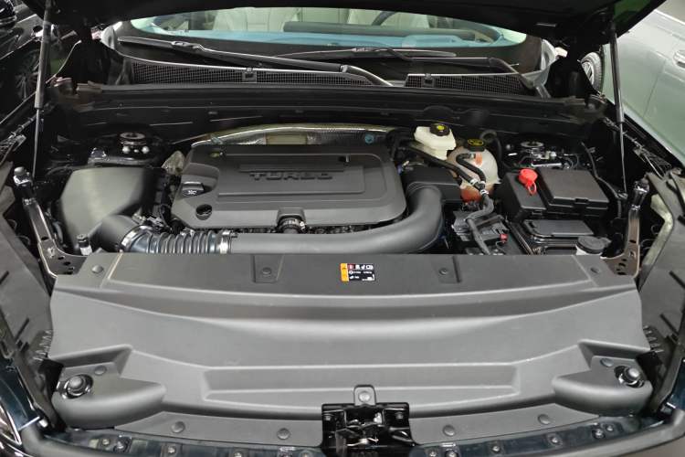Used Buick Envision 2024 Encore Plus AWD Avenir Engine Bay
