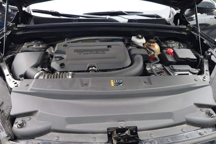 Used Buick Envision 2024 Encore Plus 28T Two-Wheel Drive Luxury Edition Engine Bay
