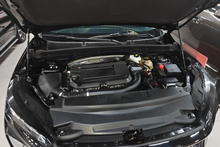Used Buick Envision 2024 Encore Plus 28T AWD Luxury Edition Engine Bay