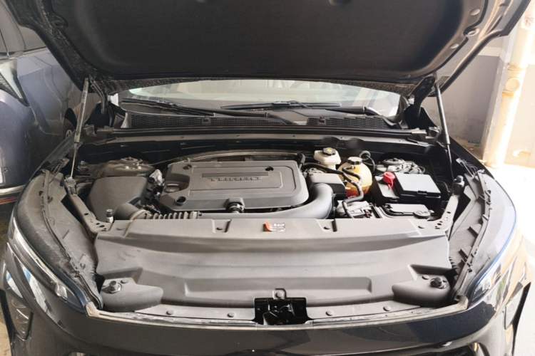 Used Buick Envision 2024 Encore Plus 28T AWD Luxury Edition Engine Bay