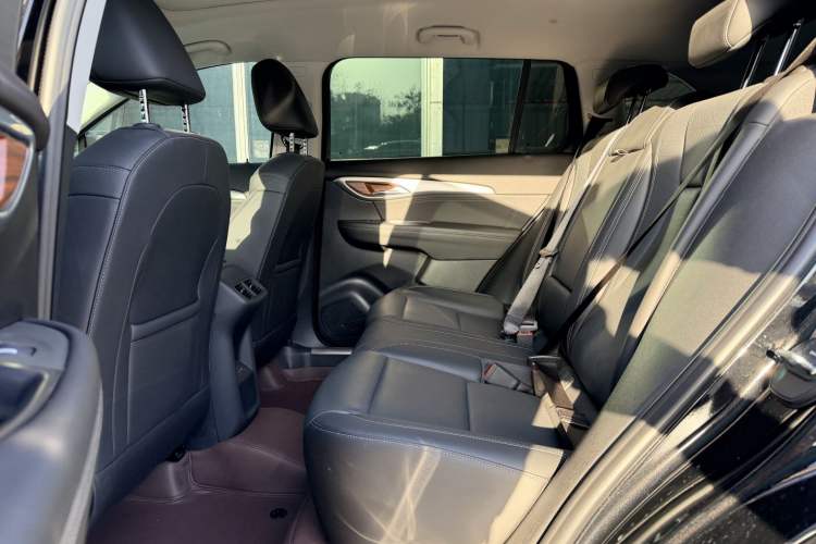 Used Buick Envision 2024 Encore Plus 28T AWD Luxury Edition Exterior 5