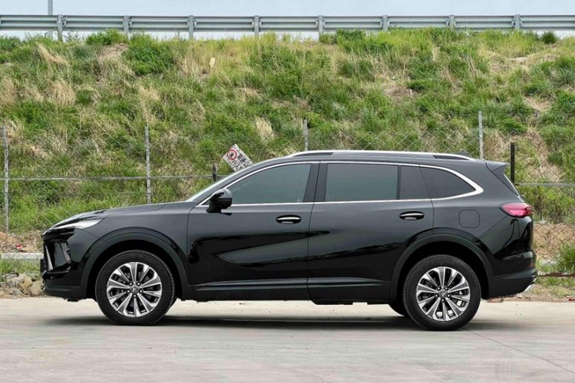Used Buick Envision 2024 Encore Plus 28T Two-Wheel Drive Luxury Edition Exterior 7