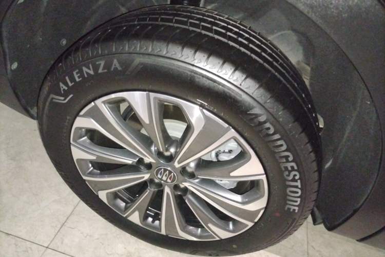Used Buick Envision 2024 Encore Plus 28T AWD Luxury Edition Exterior 8